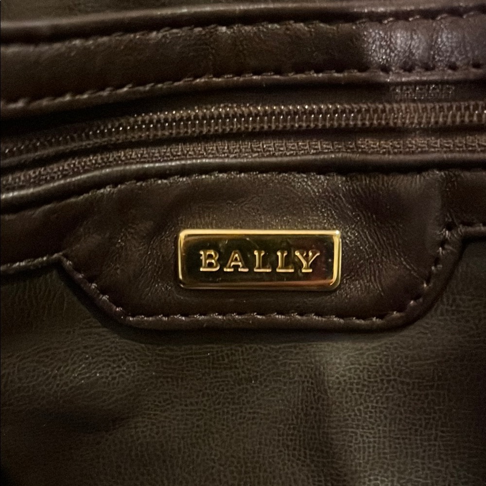 BALLY Elegant Brown Quilted Leather Women's Bag - Picture 9 of 12